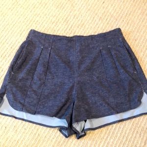 Short Lululemon grey shorts